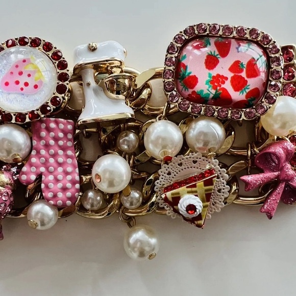 NWT ⚜️💖⚜️ Betsey Johnson Babycakes Cluster Bracelet - Picture 9 of 11